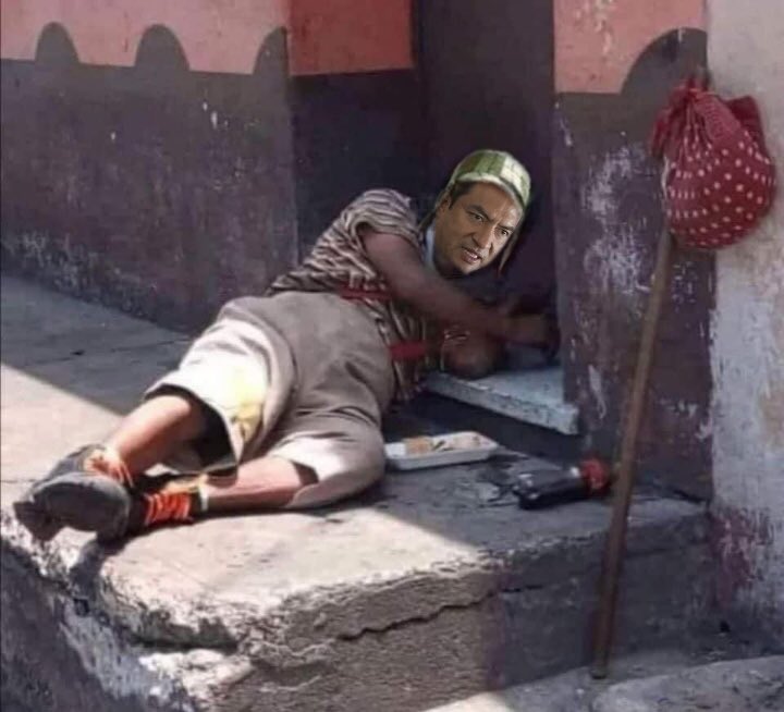 MLS_censura's tweet photo. A quien no le preocupa la inseguridad, el ambulantaje y el repunte del #Covid19, es a @oswaldogarciaj, sorprendido en un bar de la Col. Reforma #CdOax acompañado de su síndico #JorgeCastro(a) el chueco. Más tarde el alcalde fue visto hasta las manitas en plena vía pública  👇🏾 https://t.co/SsvIZBjgQX