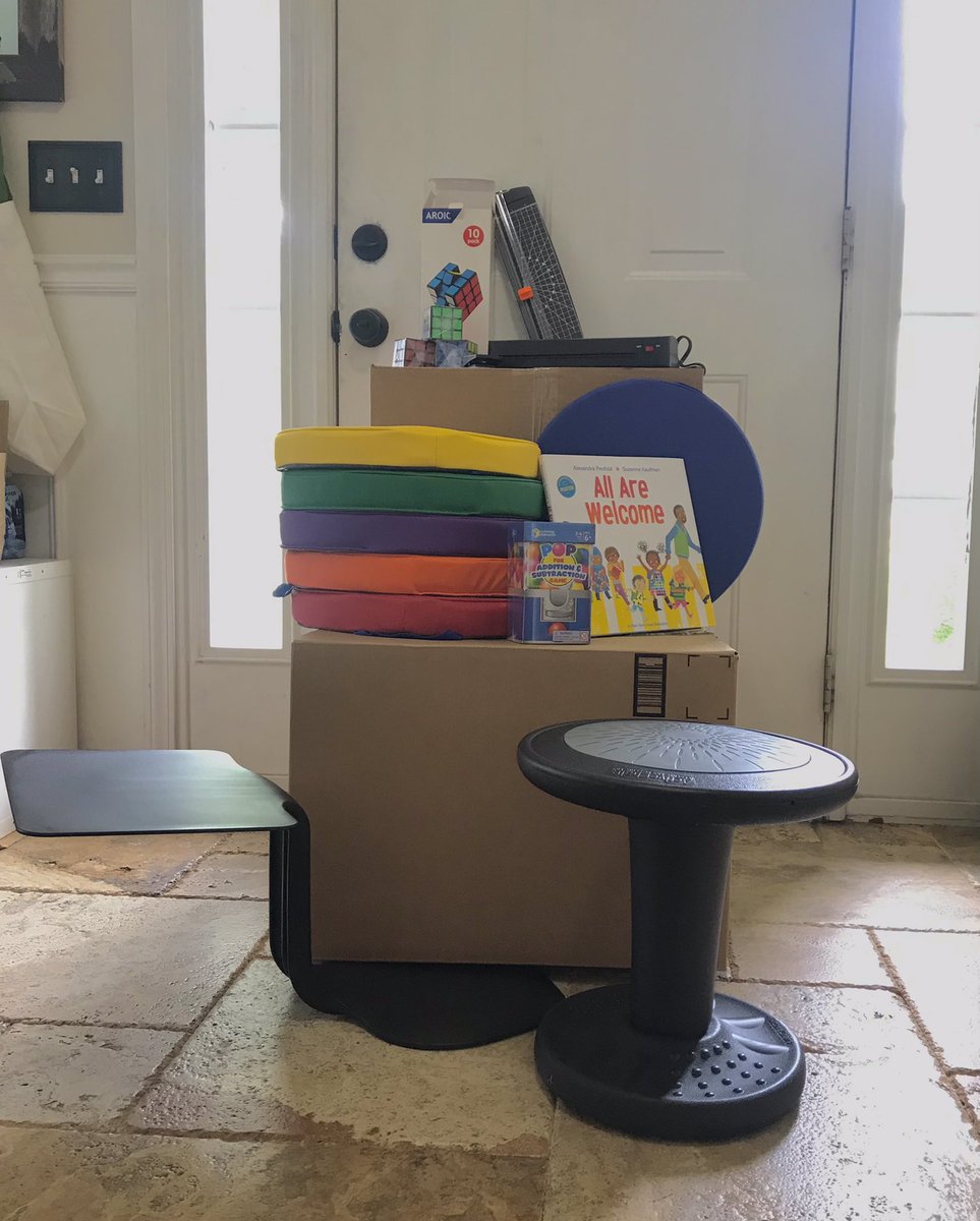 SonyaBullock14's tweet photo. First round of donations has arrived 🎉 it’s like Christmas🎄in July 🥳 thank you 💕  https://t.co/0eTIrFXR8O     #clearthelist https://t.co/nu1CkWQpI0