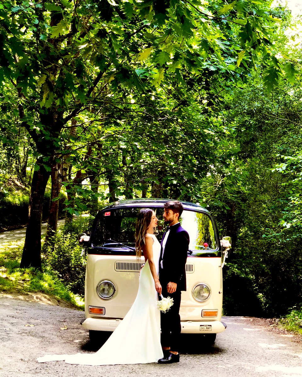 jontirapu's tweet photo. https://t.co/Yx9Ia8bEgs 
 #ezkontzak eta gehiago... 

#bodas #dj #furgoboda #goldendjs 🌐 https://t.co/tLrLpPgx2I