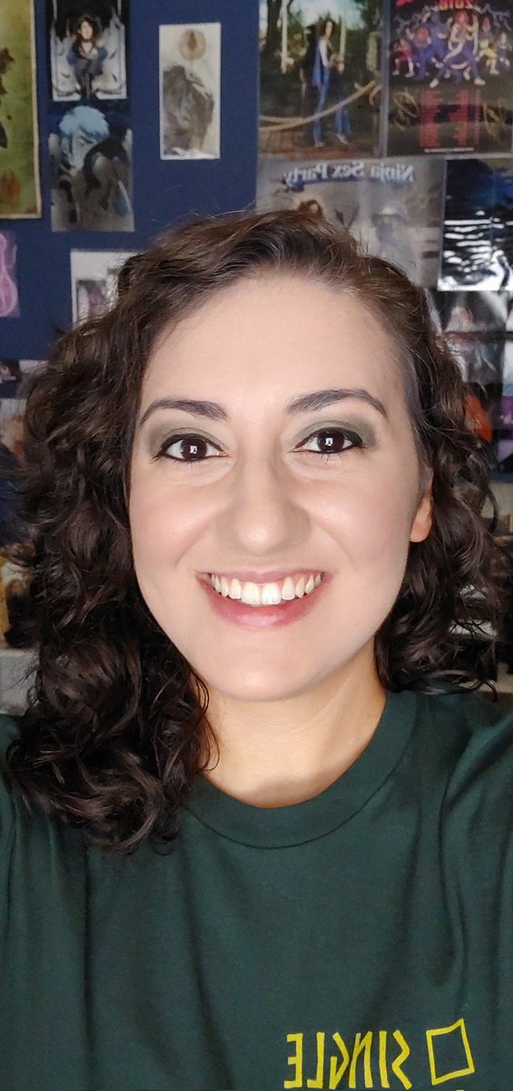 roroibarra's tweet photo. Alright, I'm still limping, I have a butt pillow to carry around with me but at least I look cute. Some updated pics from my hair cut earlier this week when it was straightened and my curls today π #LocksMachina https://t.co/zT6fFMJSsP