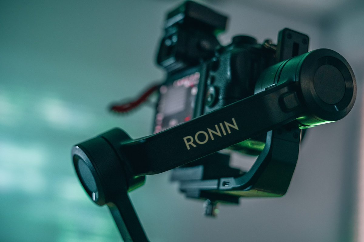 Richieslens's tweet image. So last night I was on a small secret shoot 😏🎥 and I managed to get my hands on and use the nikonZ6
When shooting briefly the footage looked nice when trying out the AF features. 
Equipment used #nikonz6 
#rodewirelessgo #djironinsc
#contentcreator  #youtuber  #contentmarketing