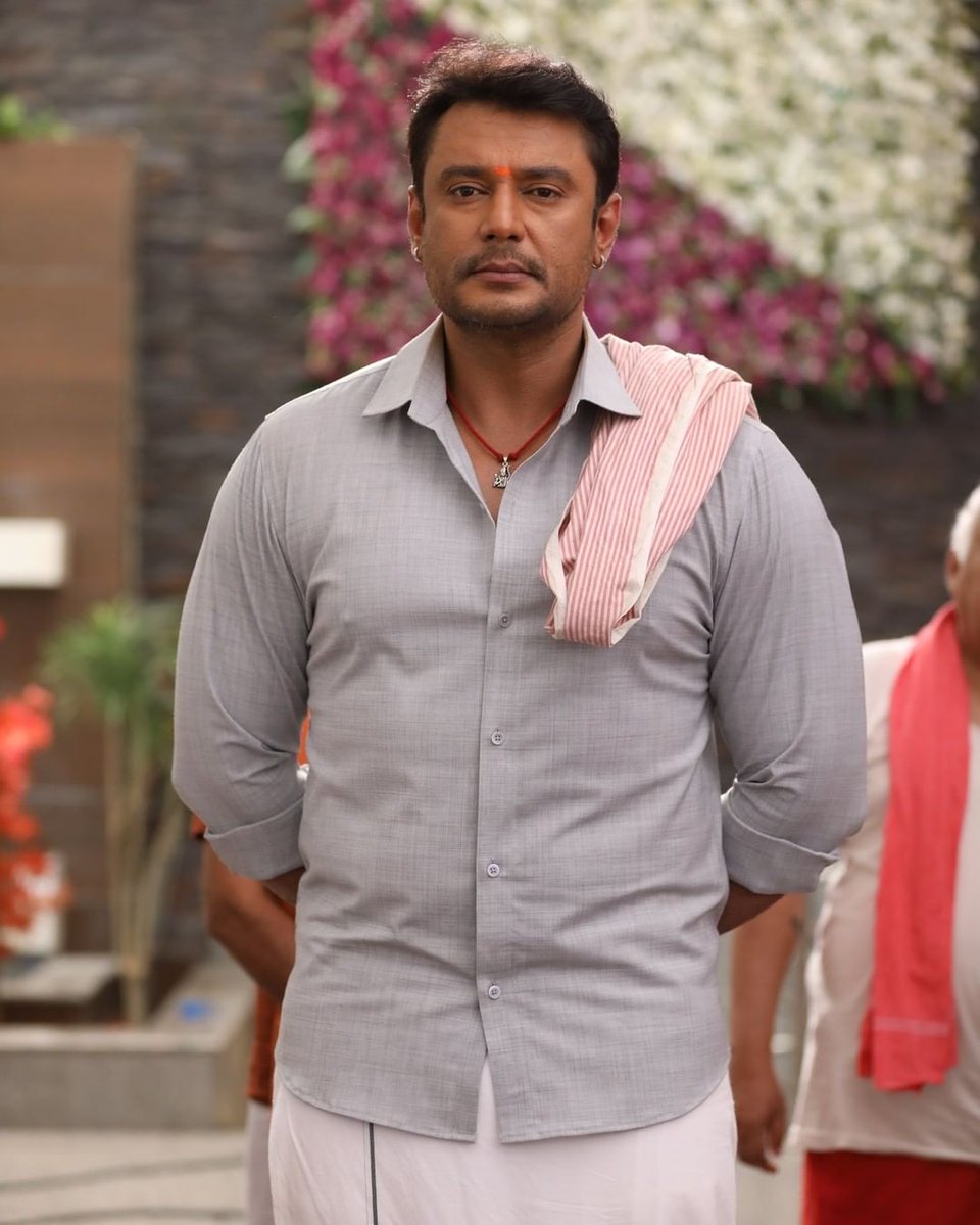 Sainath39808324's tweet image. @dasadarshan is brand ambassador of karnataka of agriculture Department. 

#DBossTheINSPIRATIONALicon #DarshanThoogudeepa #DarshanPC #sandarapark 
#Kannada 💛❤
