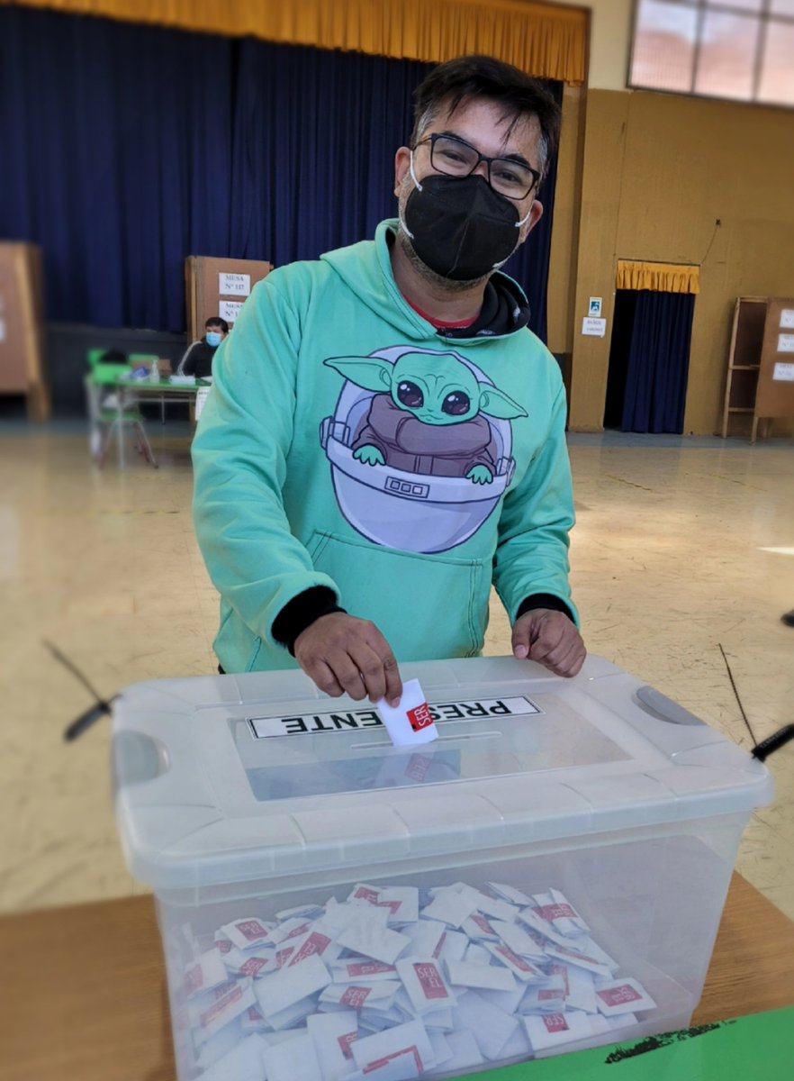 jcbernerl's tweet photo. Deber cívico cumplido.
#elecciones2021 #jaduepresidente #boricpresidente #lavinpresidente #brionespresidente
#sichelpresidente
#desbordespresidente
#lostengosuperconfundidos 🤣🤣🤣🤣🤣🤣
#vayaavotar https://t.co/Ils9e8dN67