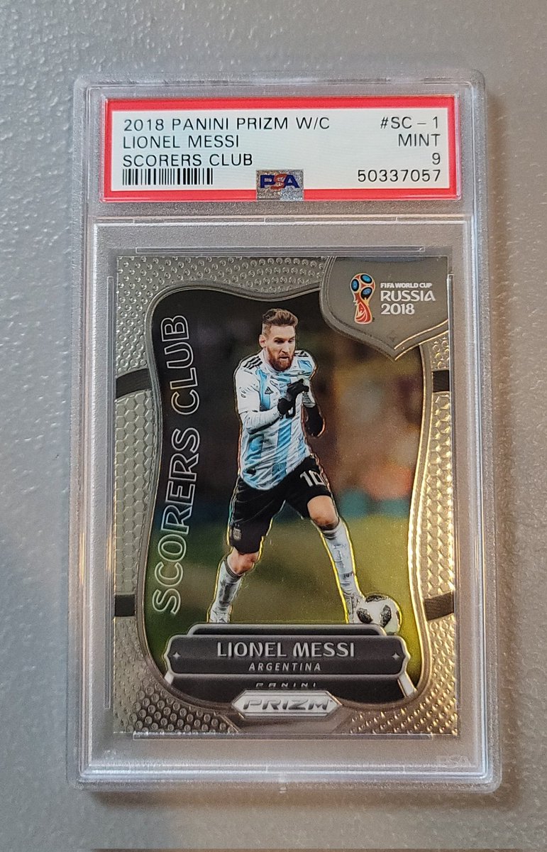 DamianDROB's tweet photo. 🚨⚽️ MESSI GOAT GIVEAWAY 9⚽️🚨

To Enter:
1. Like ❤️
2. Follow @damian_rodrigo @bendingcolors @blondiescards
3. Retweet ♻️

Winner will be selected tomorrow before the end of the day, and will receive this 2018 WC PRIZM LIONEL MESSI PSA 9⚽️ 

Good Luck! 🍀#thehobby #soccer #messi https://t.co/rNBISKSb7R