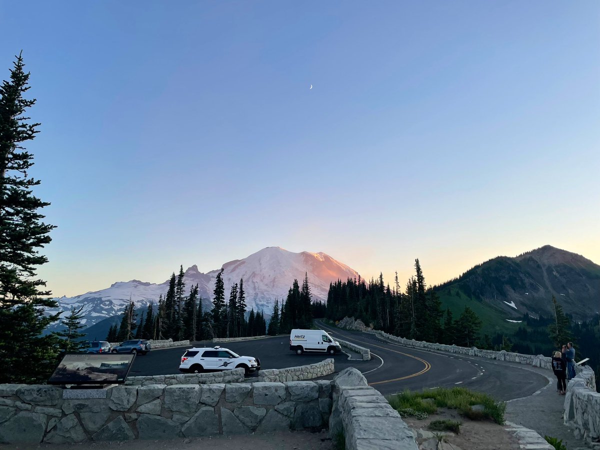 DirtyDee2's tweet image. Mount Rainier National Park, WA 📍#shotoniphone #chasingviews  #neverstopexploring