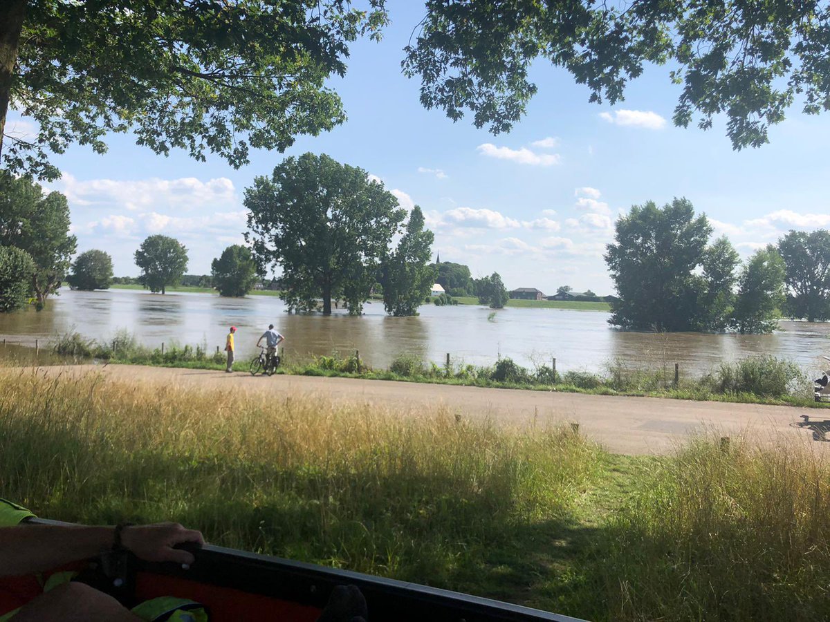 Inzet peloton <a href="/Reddingsvloot/">NRV Nationale</a> Noord-Holland #brandweer <a href="/VrZW/">Veiligheidsregio Zaanstreek-Waterland</a> in #Limburg #watersnoodramp #hoogwater is beëindigd. Op strategische punten langs de Maas is gehele dag stand-by gestaan voor calamiteiten. Supertrots op inzet van velen en prettige samenwerking. #samenvoorveilig