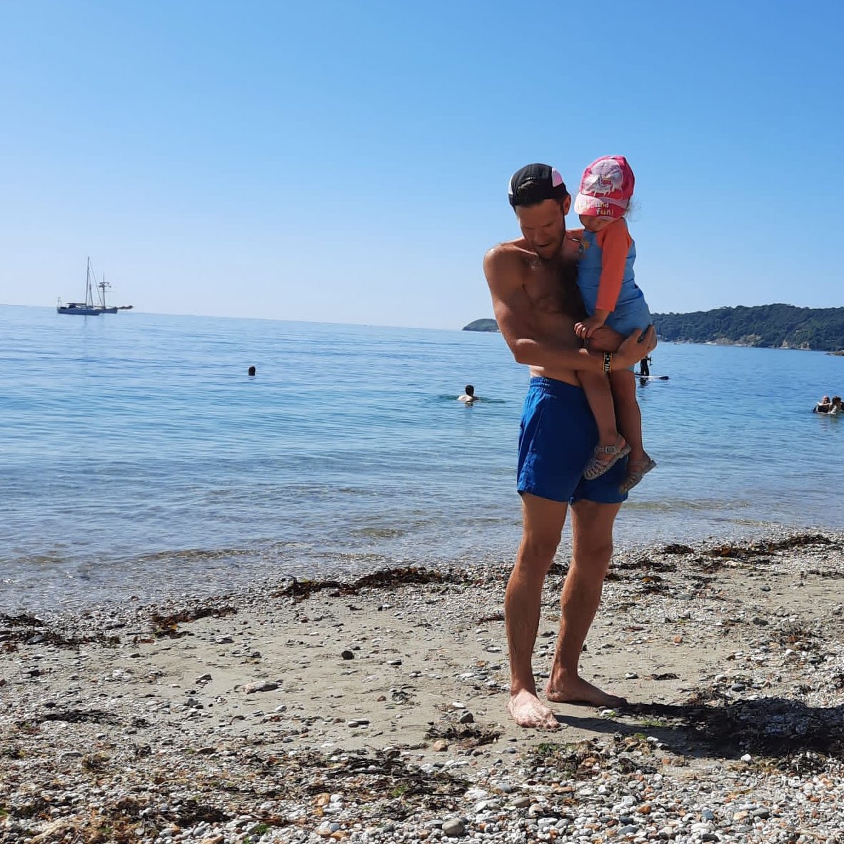 jamescutlan's tweet photo. Went to the beach today βοΈ #IzzyJune π https://t.co/bWgJGNnPu8