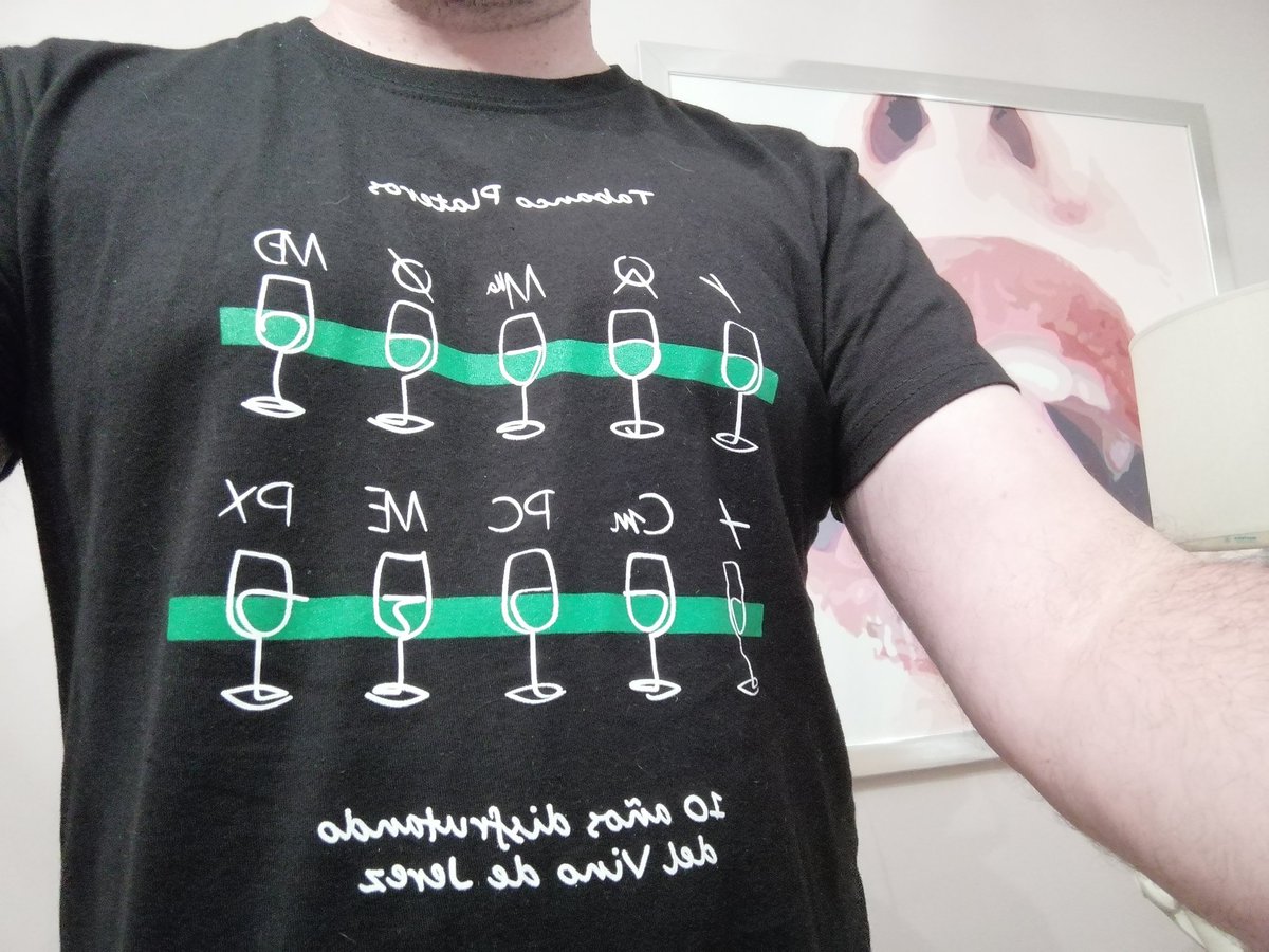 lsdCaminante's tweet photo. Encantados con nuestra nueva camiseta de Tabanco Plateros!! Nosotros somo #MUYDETABANCOPLATEROS ! Siempre #apiedebarra  Salud, Tabanco y Jerez!

#LaSacristiaDelCaminante #vinosdejerez #marcodejerez #Jerez #winery #winelover #tabancos #caminantesdeljerez https://t.co/X0zGcySvsg