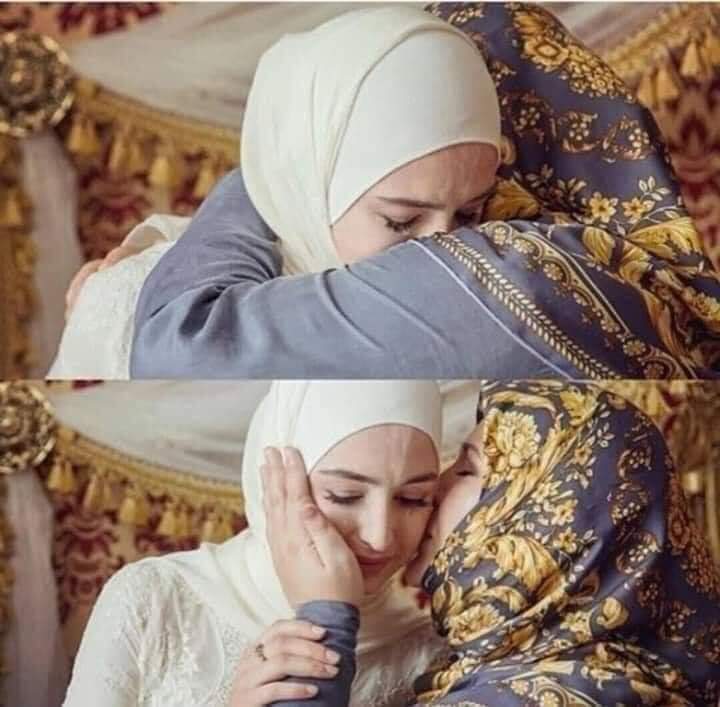 - أمنيتي في هذا العيد ♥️
- "أن يطيل اللّه في عمر أمي ، وتبقى هي أجمل أعيادي في كل عام." ♥️ !