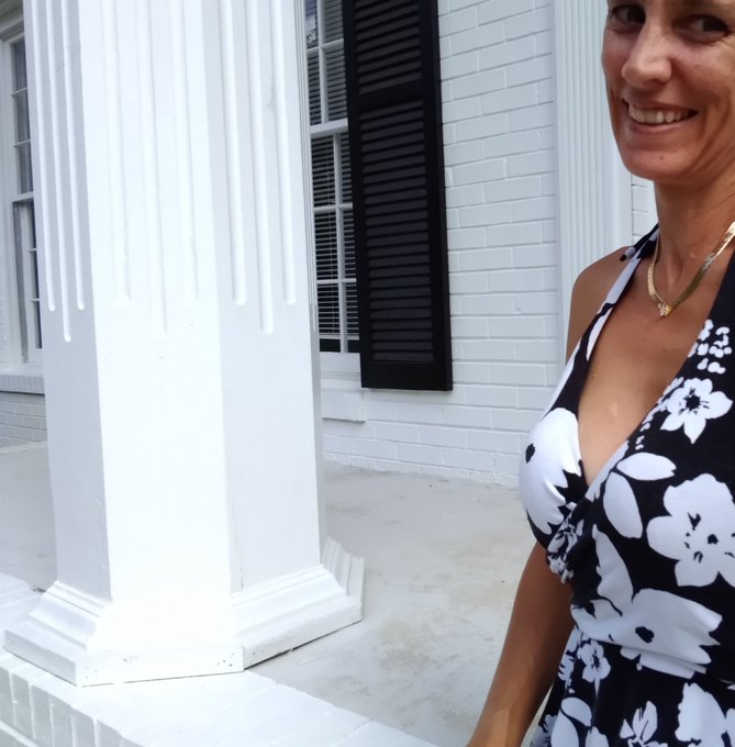 My dress matches the house :) #victoriassecret  #stonemountain #vacation #MLB #padrevsbraves #Atlanta<a href="/tag/victoriassecret"class="tags">#victoriassecret</a><a href="/tag/vacation"class="tags"><span>#vacation</span></a><a href="/tag/atlanta"class="tags"><span>#atlanta</span></a><a href="/tag/stonemountain"class="tags"><span>#stonemountain</span></a><a href="/tag/mlb"class="tags"><span>#mlb</span></a><a href="/tag/padre"class="tags"><span>#padre</span></a>