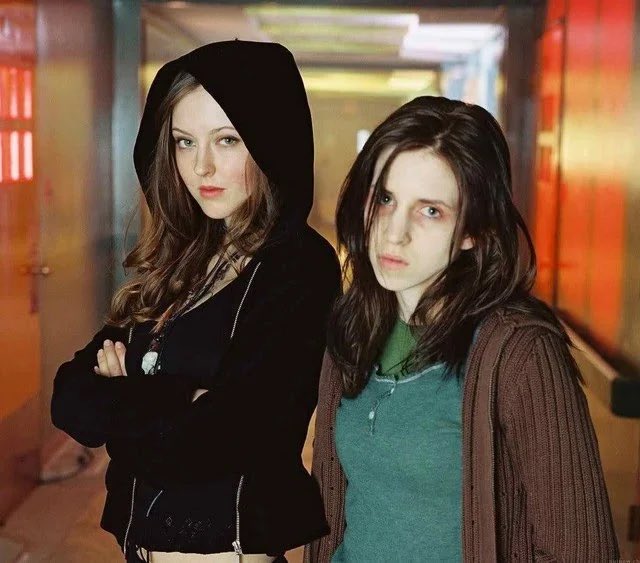 omar_syrinx2112's tweet photo. Love them both! They are wonderful!!🔥💀❤️🤘🏻☺️@Katie_Isabelle @EmilyPerkinsEPW https://t.co/9fkX9qSGkG