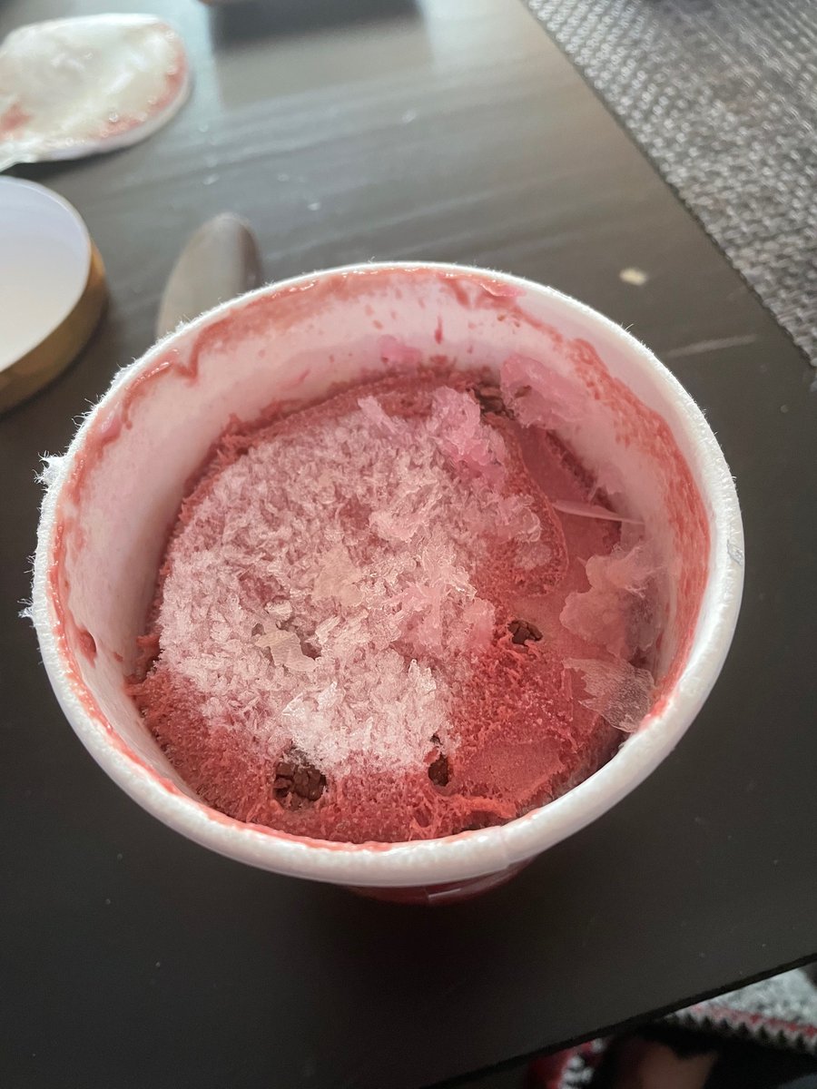 KaraWarr's tweet photo. @HaloTopCreamery this is the third time super recently that I’ve opened a container and it’s been freezer burned and not full. This most recent time it was only half full! What is going on? I love your ice cream but I can’t afford to keep paying for half full containers https://t.co/DBcZuGIXVq