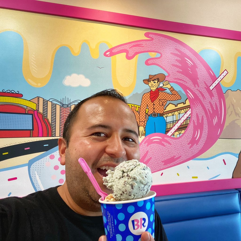 hellomrlopez's tweet photo. 2x the fun at @baskinrobbins on #nationalicecreamday 🍨 

#CUENV☀️ #LopezSummer21🏝 https://t.co/1L7GP5eIHs