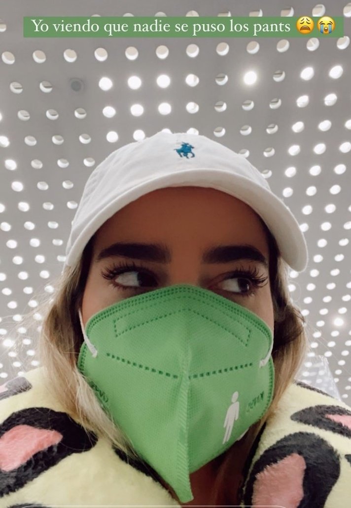 michalbarran_'s tweet photo. quede 🤡 ntp @valeaguima yo también pensé que se iban a poner el mismo outfit 🤣🙃🙄 #MansionLit #eurolit https://t.co/9fUESnHD3z