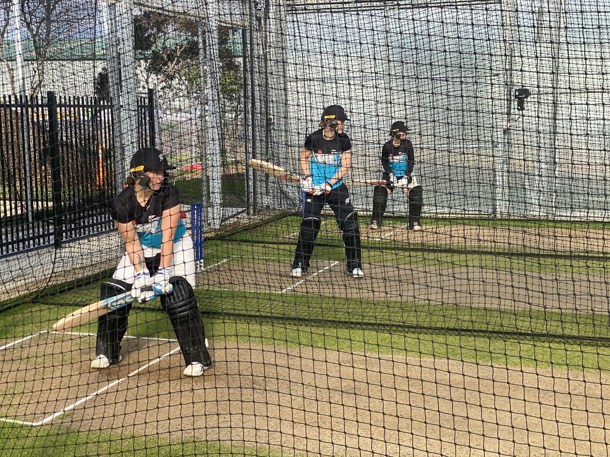 Back at <a href="/BayOvalNZ/">Bay Oval</a> for Winter Camp 5️⃣ 🏏

Great to have @sparknzsport with us as we look forward to our upcoming UK tour 🇬🇧 

#CricketNation #Cricket #WITHTHEWHITEFERNS