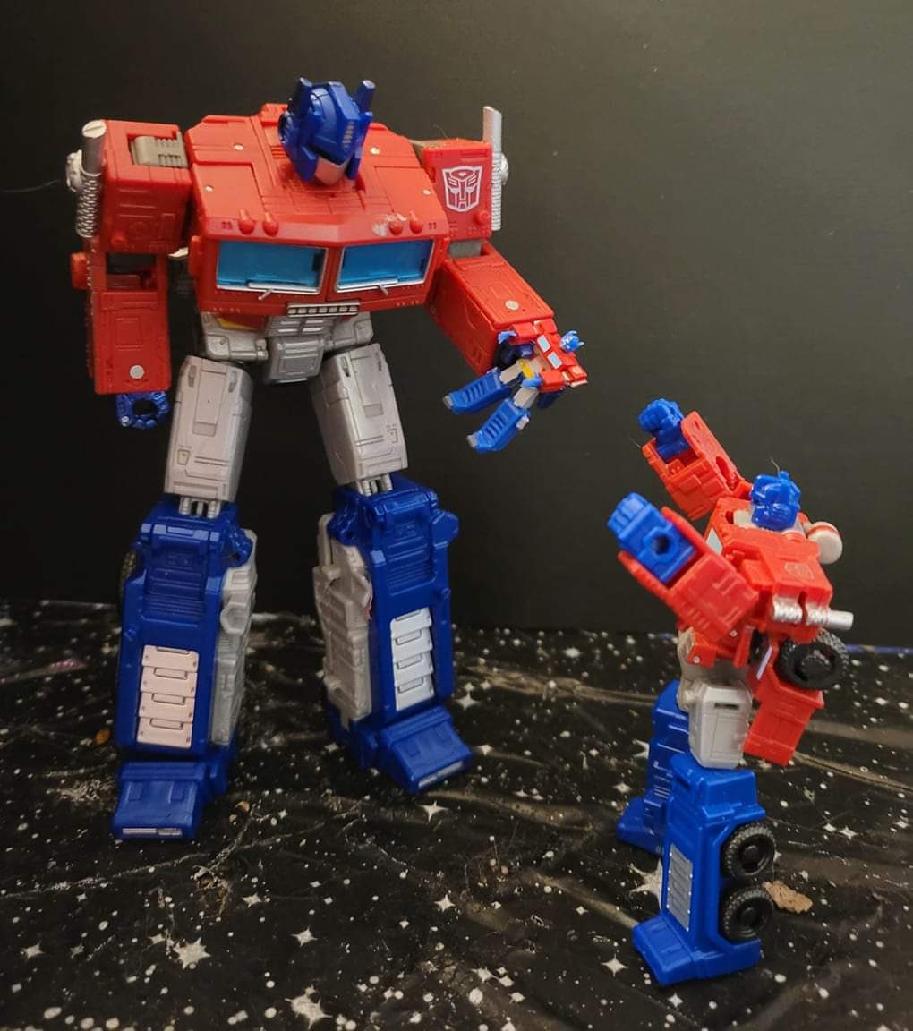 Transformers Den on Twitter "Good Parents vs. Collectors! 😂 Photo