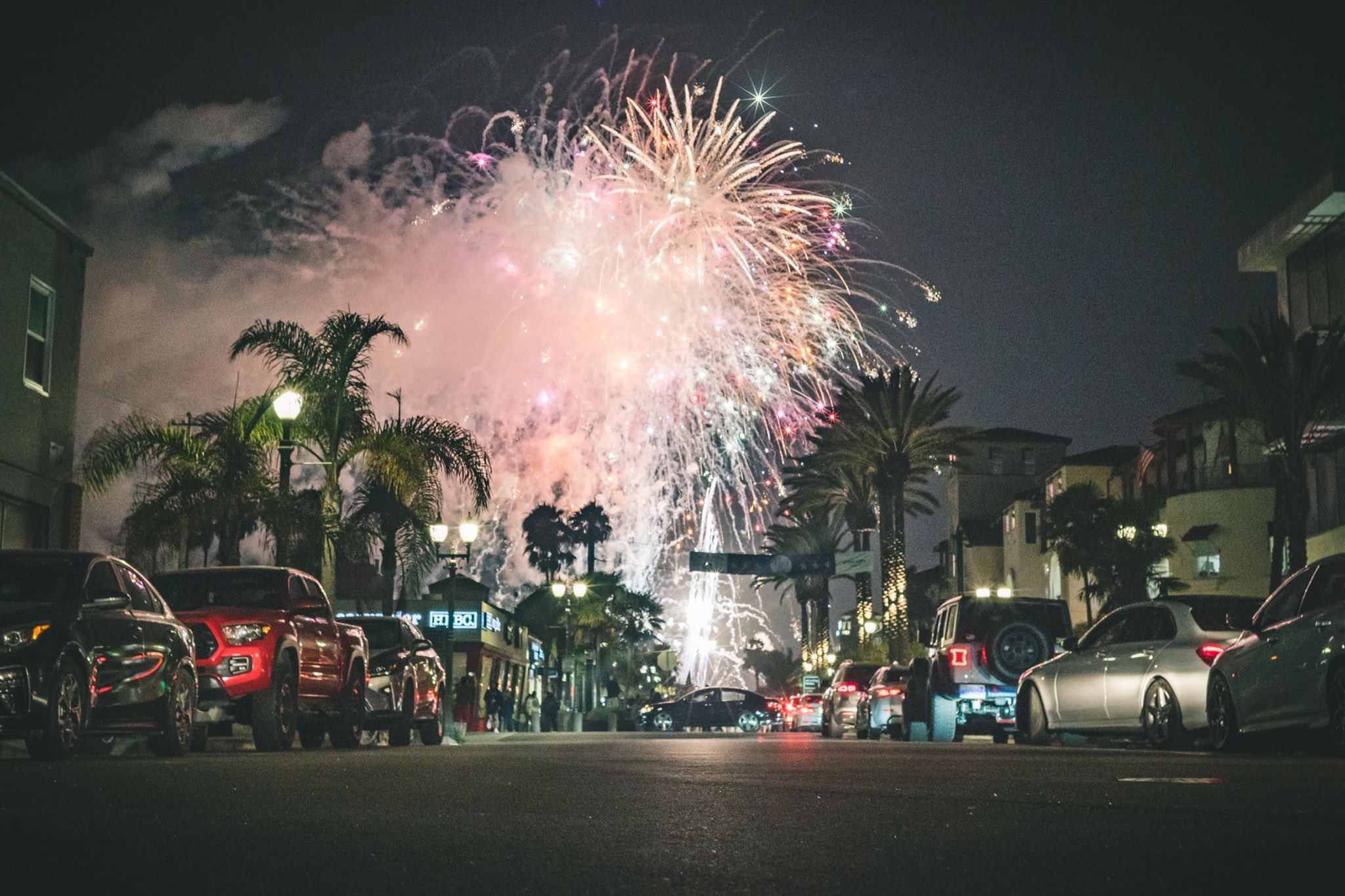 J 遅れましながらこないだのアメリカの花火載せます 7月4日 July4th 独立記念日 アメリカ 花火 T Co 3pgq4udk Twitter