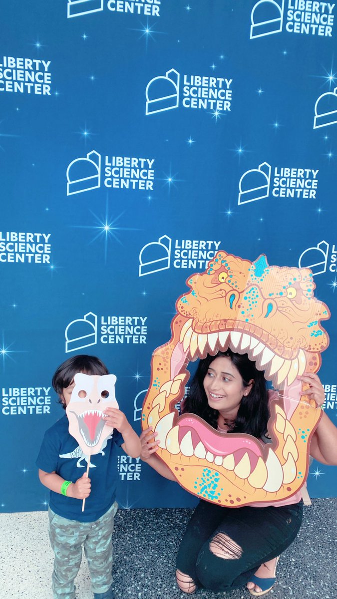 smilingnote's tweet photo. Unleash the paleontologist in you at the @LibertySciCtr & dig dinosaurs' fossils, eggs & even dino poop poking out from the sand! If you have a Dino-loving kid, you definitely donβt wanna miss out on this one!
#lscdinodigadventure https://t.co/nFlJs6rEhB