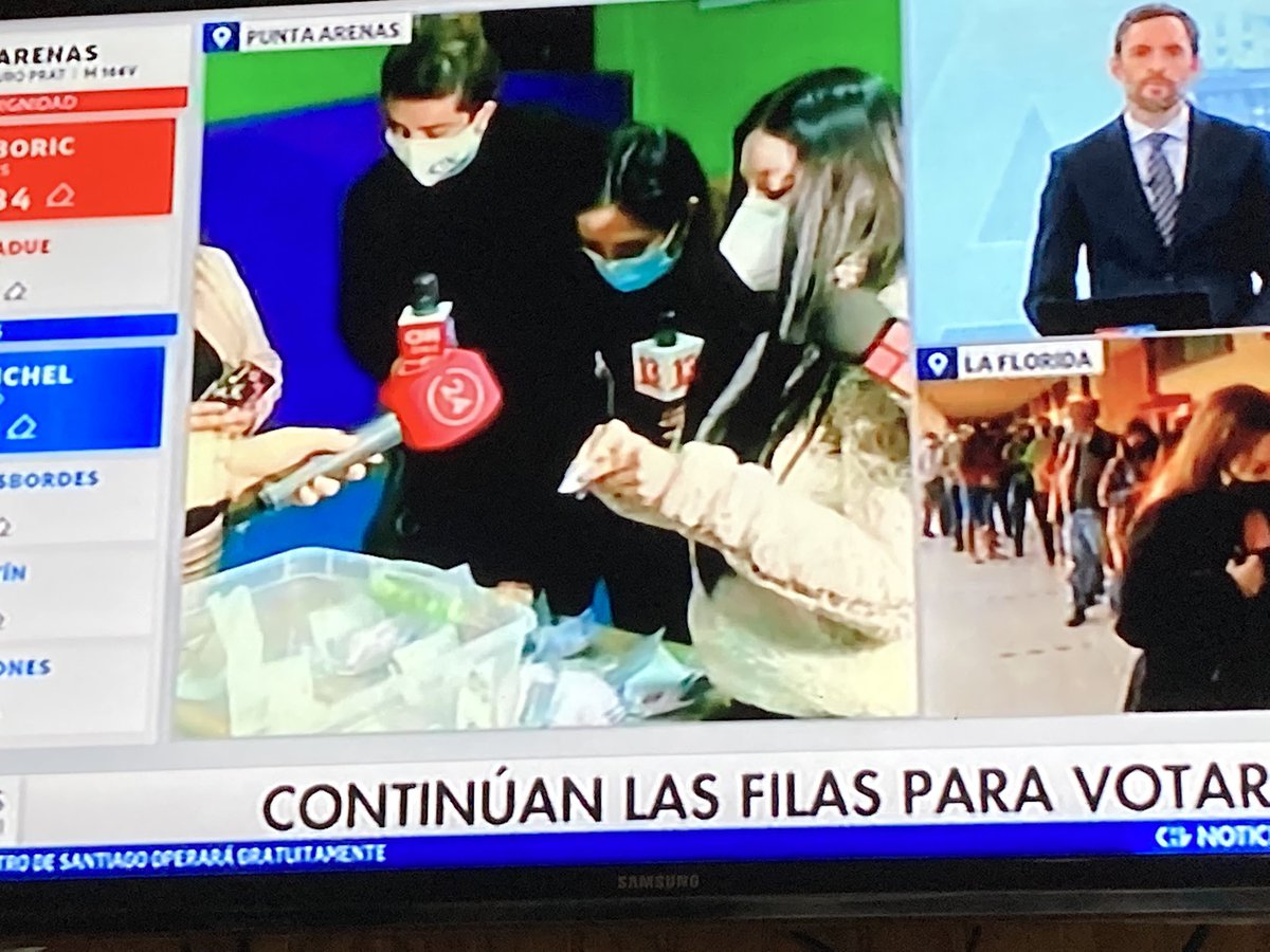 valesalgado's tweet photo. Que onda la@periodista de canal @canal13 #Elecciones2021CL es como una “apoderada infiltrada?toca los votos, los cuenta, opina! No entiendo… https://t.co/vK8y30v0Iy