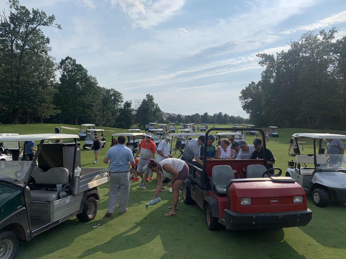 PCagronomy's tweet image. Sunday divot night