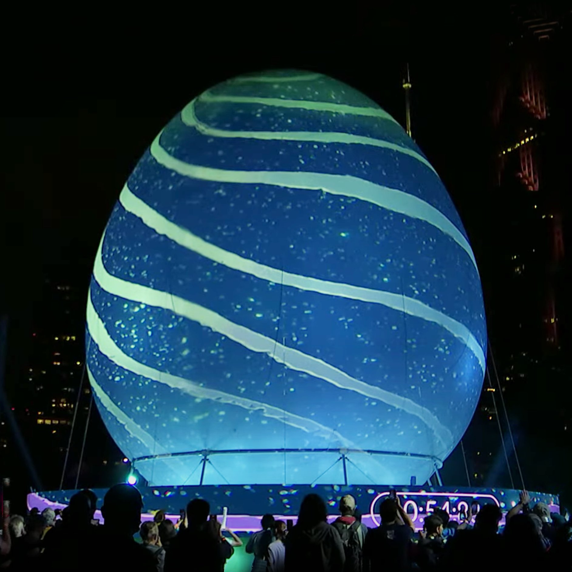 ポケモンgo攻略 みんポケ シカゴの公園ではリアル伝説タマゴが登場 夜には タマゴにレックウザやミュウツーが映し出されました ポケモンgo Twitter