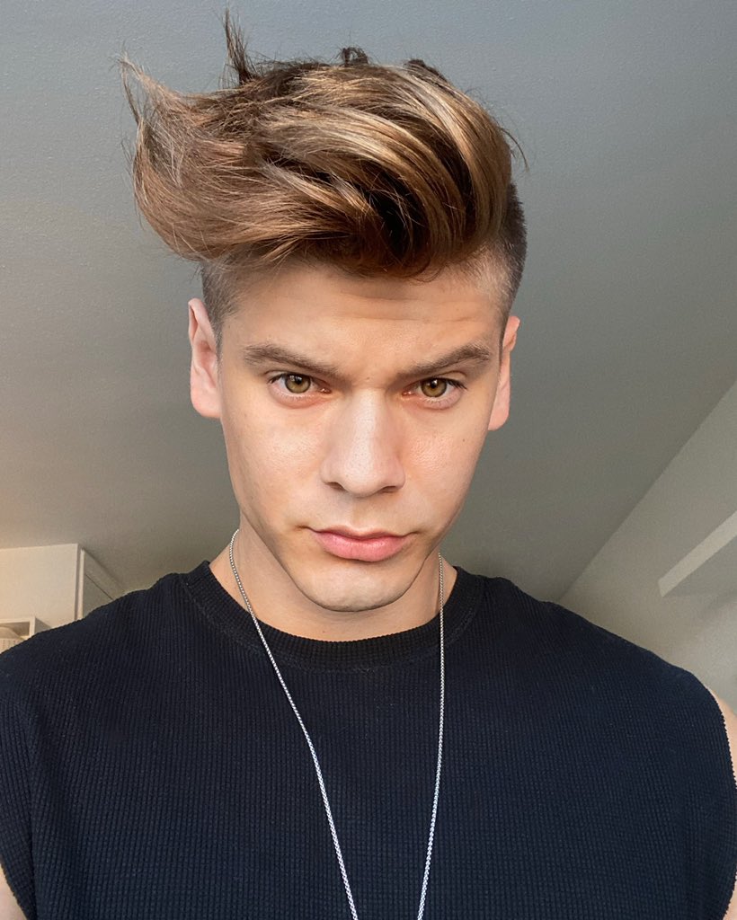 9Gabf's tweet photo. #modamasculina #moda #fashion #menstyle #style #men #menswear #mensfashion #estilo #model #madrid #modahombre #look #mensstyle #menfashion #haircut #streetstyle #barberlife #outfit #picoftheday #fashionista #barbershop #man #hairstyle #menshair #fashionblogger https://t.co/KBEVl7pLTR