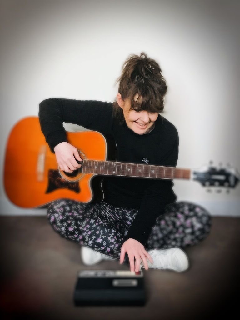 RadioAlty's tweet photo. On Monday’s #lockdownlatelunch from 2pm Rod has an interview with a musician who used lockdown to record and release her debut tracks - Test Card Girl. Plus interviews from the Hale Barns Carnival, track of the week (Jess Kemp) & album of the week (Cold Water Swimmers). https://t.co/ESKuRGNfgc