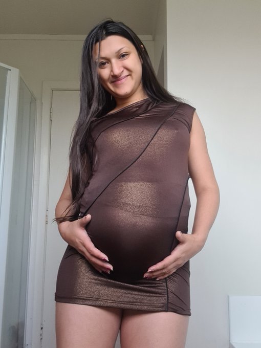 This is what 35weeks pregnant looks like!! 🤗  @LovelyPregnancy https://t.co/hA0mdpfajS<a class="tags" href="/tag/lovelypregnancy">@lovelypregnancy</a><a href="/tag/pregnant"class="tags"><span>#pregnant</span></a><a href="/tag/milf"class="tags"><span>#milf</span></a><a href="/tag/6monthspregnant"class="tags"><span>#6monthspregnant</span></a><a href="/tag/pregnancyfetish"class="tags"><span>#pregnancyfetish</span></a>
