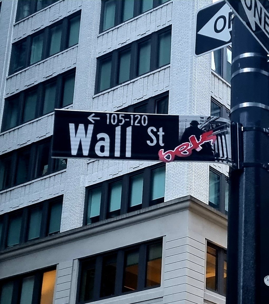 RT @wallstreetbets: Spotted on Wall St. https://t.co/wPTTpFHgtq