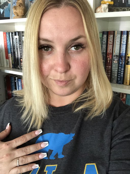 Self care day- hair and nails done. Hoping your Sunday is relaxing. 😘 https://t.co/WBCww9sOYD<a href="/tag/bbw"class="tags"><span>#bbw</span></a><a href="/tag/tittytuesday"class="tags"><span>#tittytuesday</span></a><a href="/tag/boobs"class="tags"><span>#boobs</span></a><a href="/tag/bigboobs"class="tags"><span>#bigboobs</span></a><a href="/tag/plumper"class="tags"><span>#plumper</span></a><a href="/tag/tits"class="tags"><span>#tits</span></a>