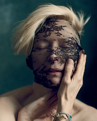 RandomTilda tweet picture