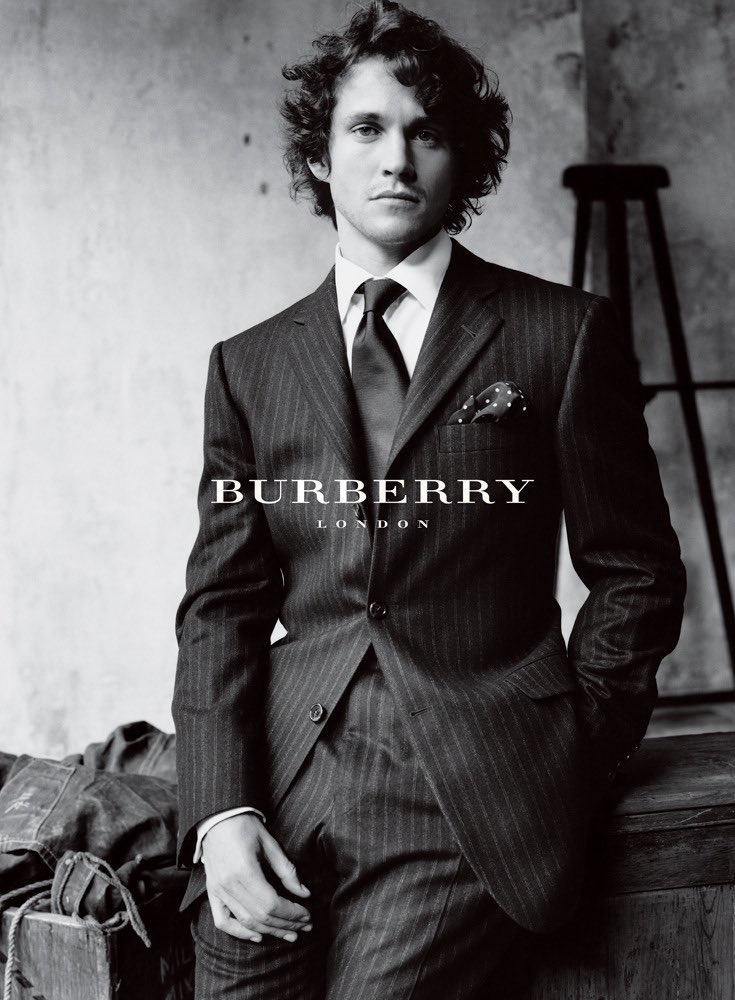 Arriba 51+ imagen hugh dancy burberry