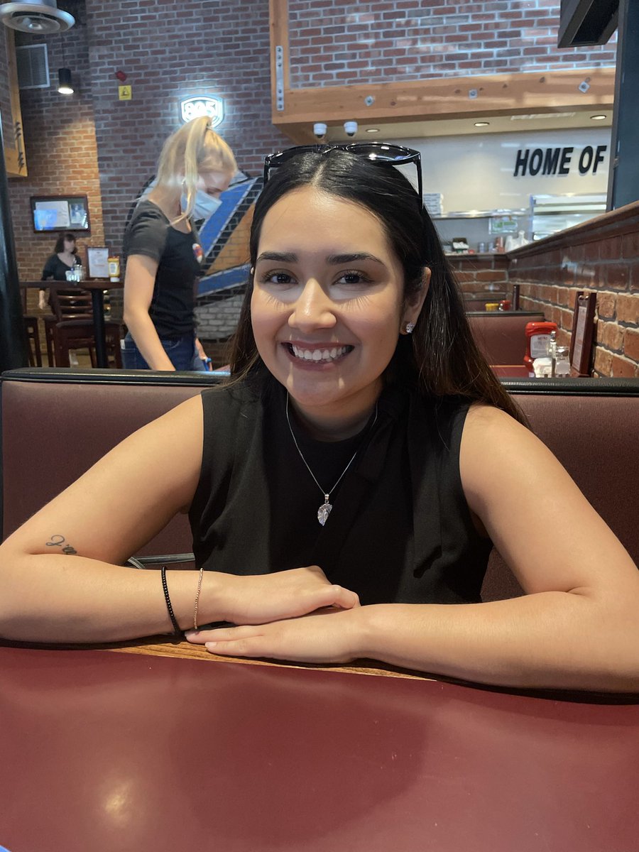 BMW1002's tweet photo. My baby is turning 2️⃣3️⃣ on Tuesday. Where has the time gone? I want her to be this small❣️ #NewProfilePic #BDayGirl #Princess #StillACutie #Cheese #BabyGirl #MyLizzy #Gorgeous #Blessing #MartinezStrong https://t.co/67RcrUeQkK