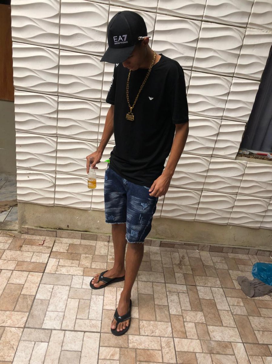 ctrem777's tweet photo. .:: Querem saber se artista ou se é vagabundo ,nao vou dizer pesquisa meu nome no google 🎶 🤑🎈 https://t.co/RfEZsYIsSn