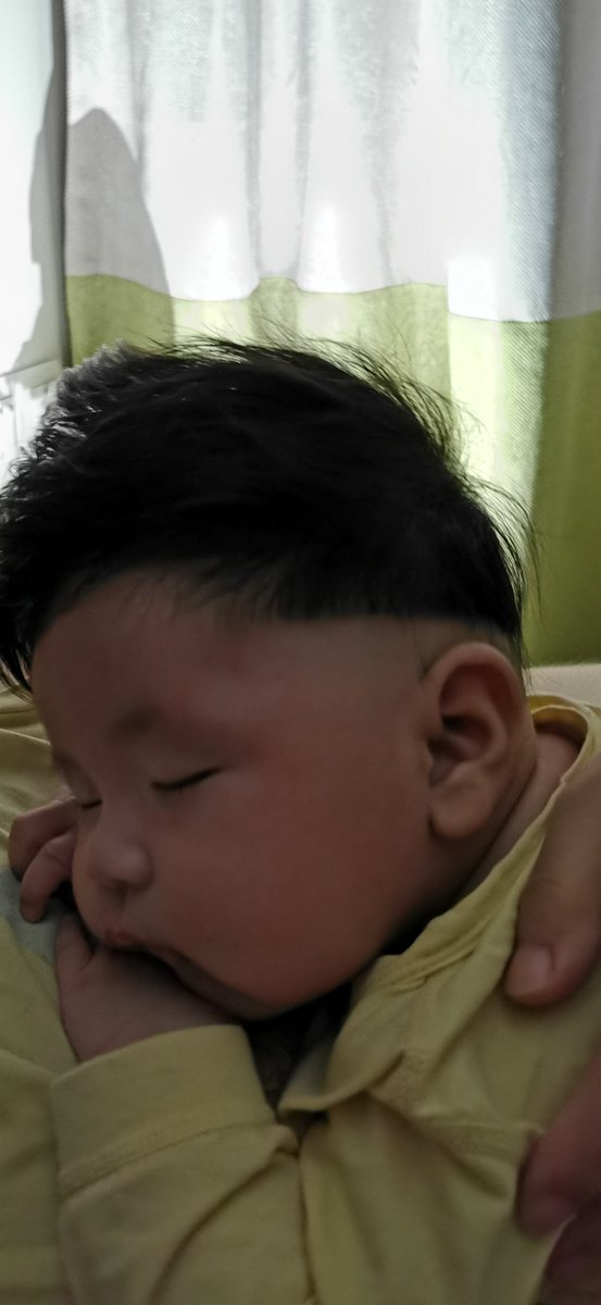 sampson_HPet's tweet image. 玥宝，你昨晚一觉从10点睡到了5点，爹娘感动涕零啊，保持住啊