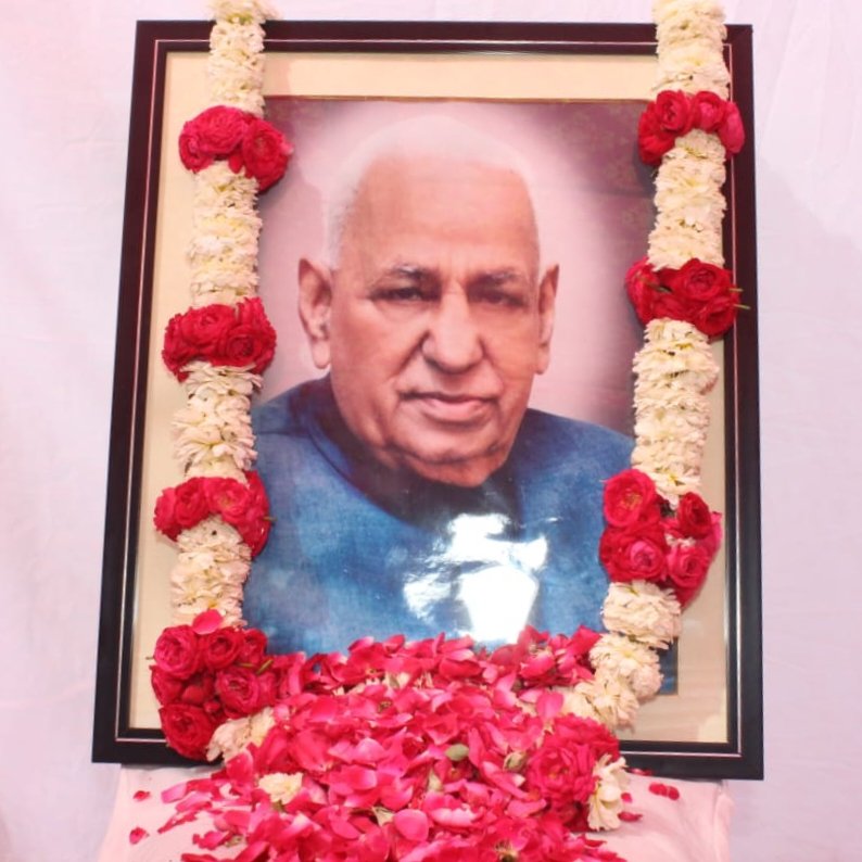 PManchanda1978's tweet photo. In loving Memory of My #Grandfather
Shri. #Kundan_Lal_Manchanda_ji
"Socialist, Politician"

We all Pay #Tribute to him today on his 7'th Death  Annieversary.

(05-04-1925 -19-07-2014)

We All Miss You #PITA_JI

In Grief
Manchanda Family, Colleagues &amp; Friends https://t.co/UDOSR3TdbG