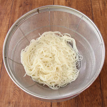 涼しげで美味しそう！素麺をより美味しく食べられそうな、冷や汁風レシピ！