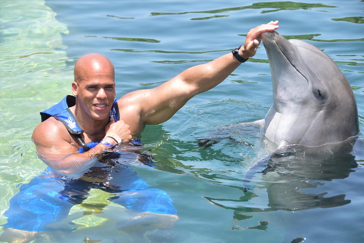 bwrighteousfit's tweet photo. Rumor has it the dolphin took the next two days off. He was too sore to swim properly! #FinDayWorkout

 #dolphinriding #dolphins #xelha #xelhapark @XelHaPark #vacation https://t.co/gjybI5EncS