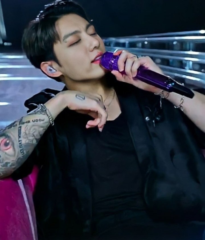 Armymo10's tweet photo. هیچ وقت قرار نیست این کوکی با تتو و پیریسینگ رو فراموش کنم....

[ I vote @BTS_twt as 2021 MTV Hottest Summer Superstar #MTVHottest BTS! ] https://t.co/KubIKqZOTH