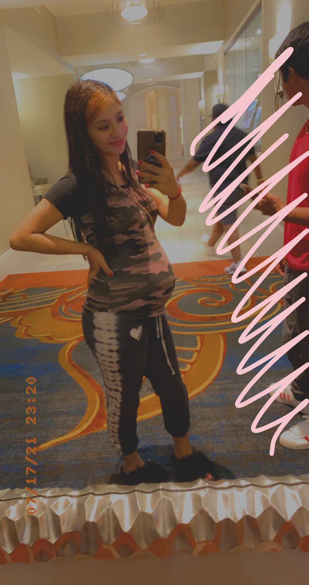 6 months pregnant 🤰