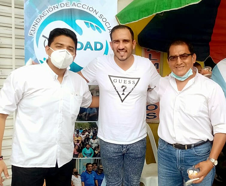 fas_verdad's tweet photo. Invitados el día de hoy a la inauguración de la Fundación "Amor de Jesús" de la ciudad de Milagro. Agradecemos el cariño y la hospitalidad con la que fuimos recibidos y aplaudimo la noble gestión que vienen realizando en pro de la comunidad y por personas en condición vulnerable. https://t.co/AeFQvbV4xs