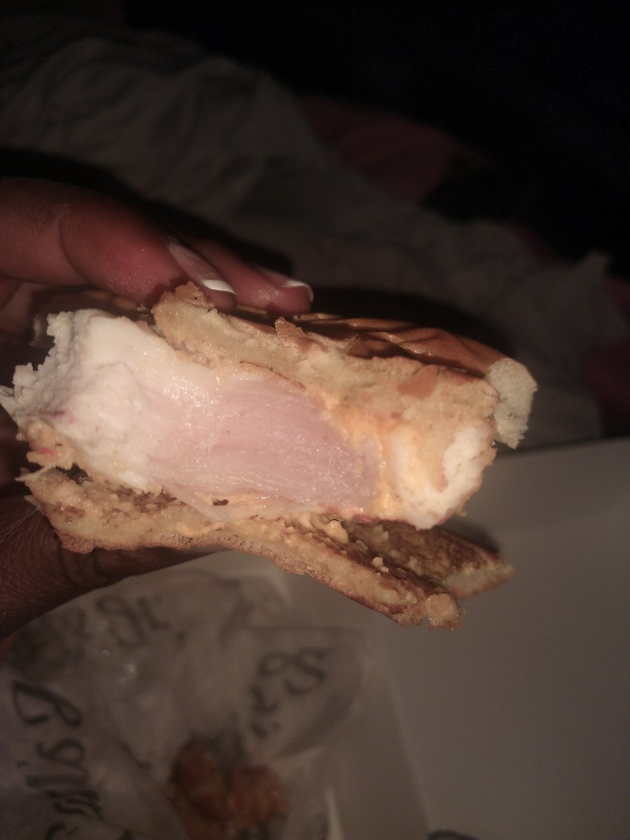 THICKPRINCESSP's tweet photo. So I ordered their new BLT ranch burger with no bacon. Not only did they give me chicken, but medium rare chicken I think I'm going to be sick https://t.co/VUNnYTmSrp