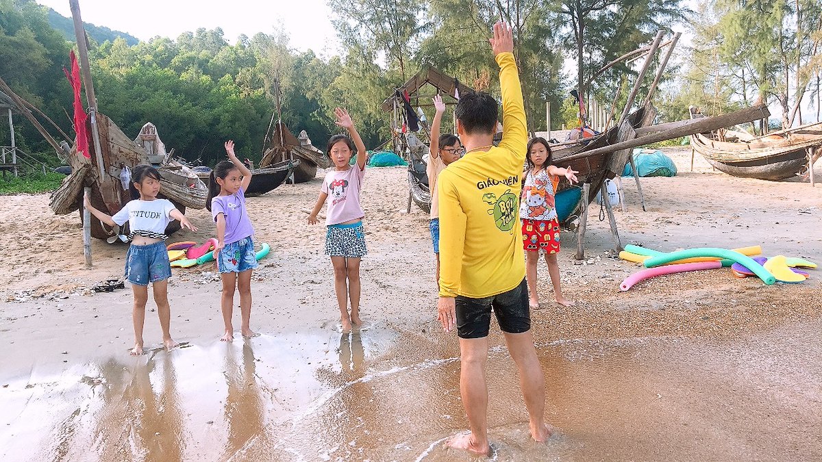 HueHelp's tweet photo. In 2011, Hue Help developed a model for open water swimming training in partnership with the STA, IFSTA and local partners in Thua Thien Hue province. 10 years later, we are still running and expanding these lessons in Thua Thien Hue province!

 #huehelp #phongchongduoinuoc https://t.co/4UMOoKgBcY