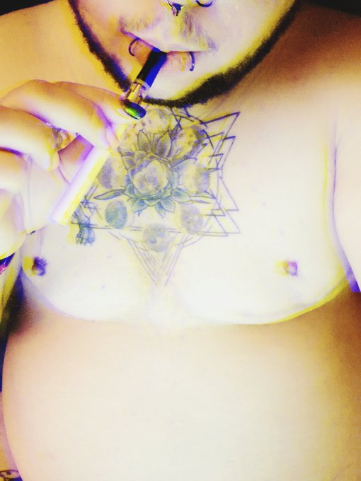 Let's get high and naked https://t.co/7quOuBvslL<a href="/tag/tummytuesday"class="tags"><span>#tummytuesday</span></a>