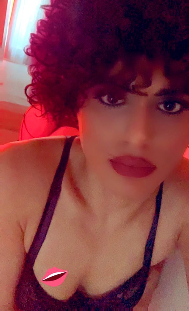 ZorluQ's tweet photo. Evde yalnız Şeker  VIP görüşme kalıtenin tek adresi ;)                      Q534 675 69 75 #diyarbakirtravesti https://t.co/KwuXlsGTs0