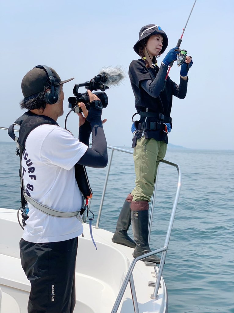 滝沢沙織 先日アップしたyoutubeで川上英佑 さんと釣りをした時のオフショット エギングでのイカ釣りはやはりティップランとは違って少し難しかったなぁ 川上さんはしっかり釣っていて やはりプロは凄いっ とても勉強になりました またいつかエギング