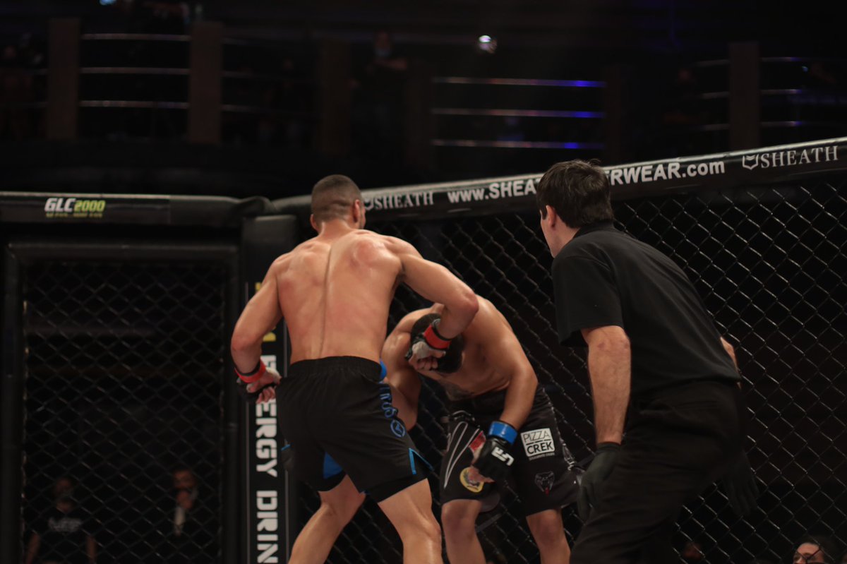 LFAfighting's tweet photo. #LFA112 Results: @Gabriell10100 def. Brenner Alberth via #TKO (Punches) at 0:38 of Round 3.
@ShellsDotCom
@Drink9mm
@KoiCBD
@SheathUnderwear
@GLCDirect2000
@HowlerHead
@TeamSmartStop
@UFCFightPass https://t.co/itKcrC7Q2F