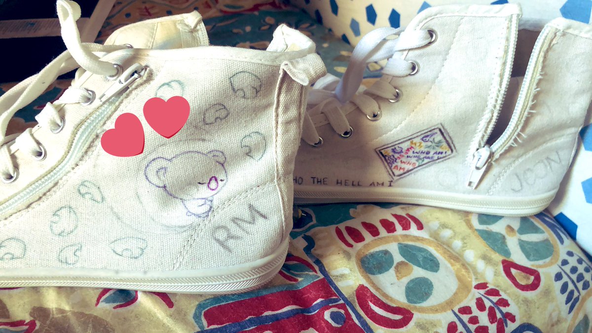ChantalSonia1's tweet photo. Dopo le scarpe a tema Mang e quelle a tema Rj: arriva Koya.                      #csbart #koya #bt21 #shoes #custom @BT21_ https://t.co/vjXLmQC0BD