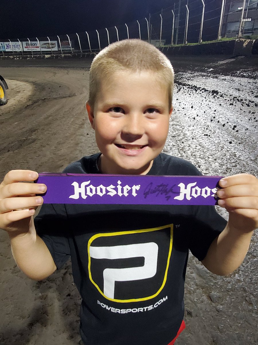 mschaunaman's tweet photo. This is one happy boy! @Henderson_racin signed and gave Wayne his Hoosier Tire winner neckband from tonight's feature win! https://t.co/wERDMEuHf5