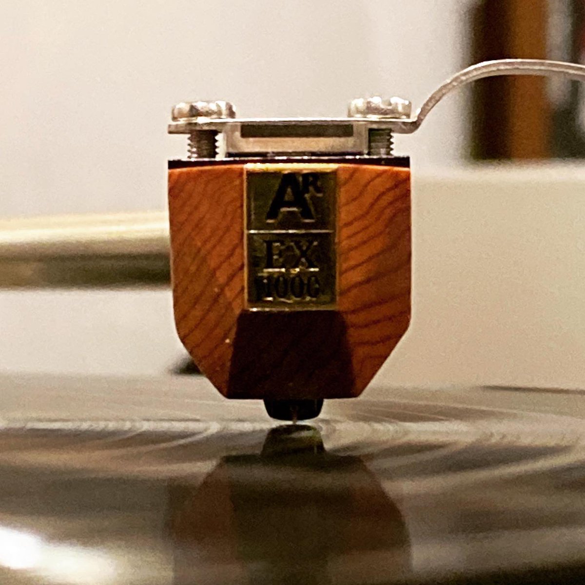 Absolute_Hi_End's tweet photo. 🔥NEW ARRIVAL 🔥
“I’m speechless” this is by far the best MC phono cartridge to date.
Analog Relax EX-1000 offers a layer that previously weren’t noticeable on the recordings.@Analogrelax
#analogrelax #analogrelaxex1000 #bestphonocartridge https://t.co/x4xNZ9A9Rs